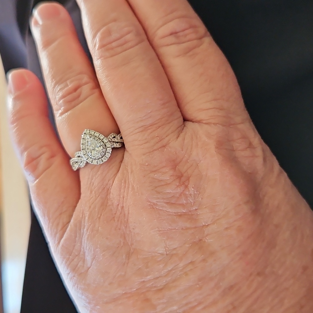 Neil Lane Engagement Ring - Picture 8 of 10